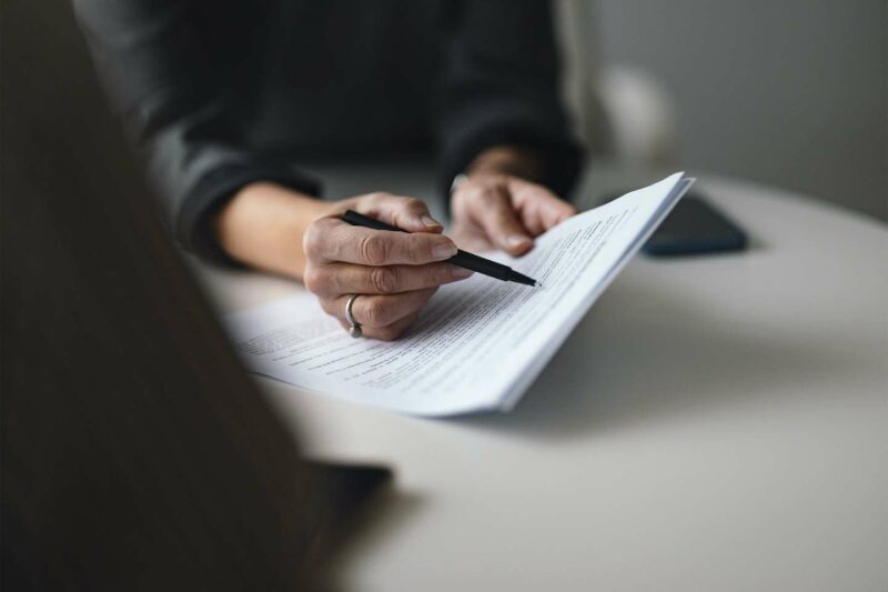 Documents de fin de contrat : attention à leur remise tardive !