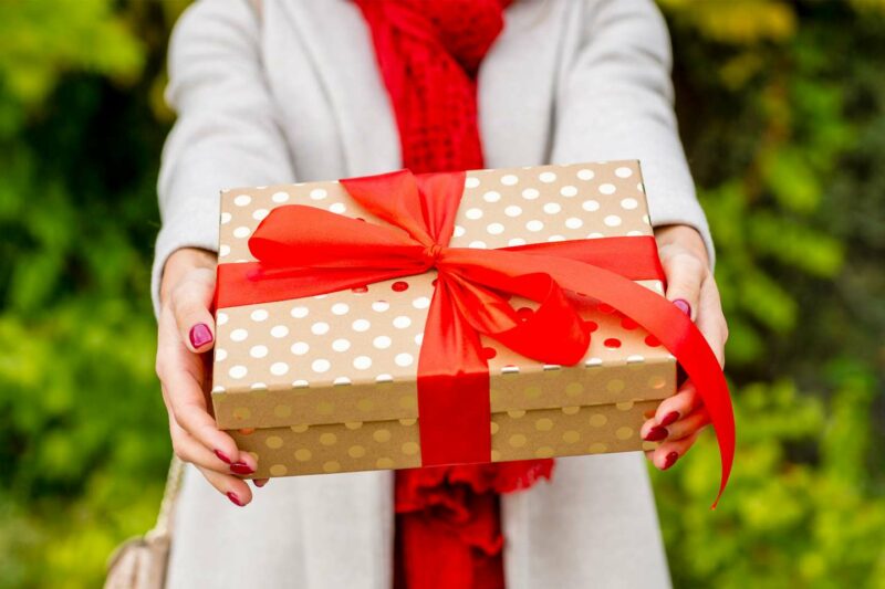 Le présent d’usage : une solution pour donner sans fiscalité